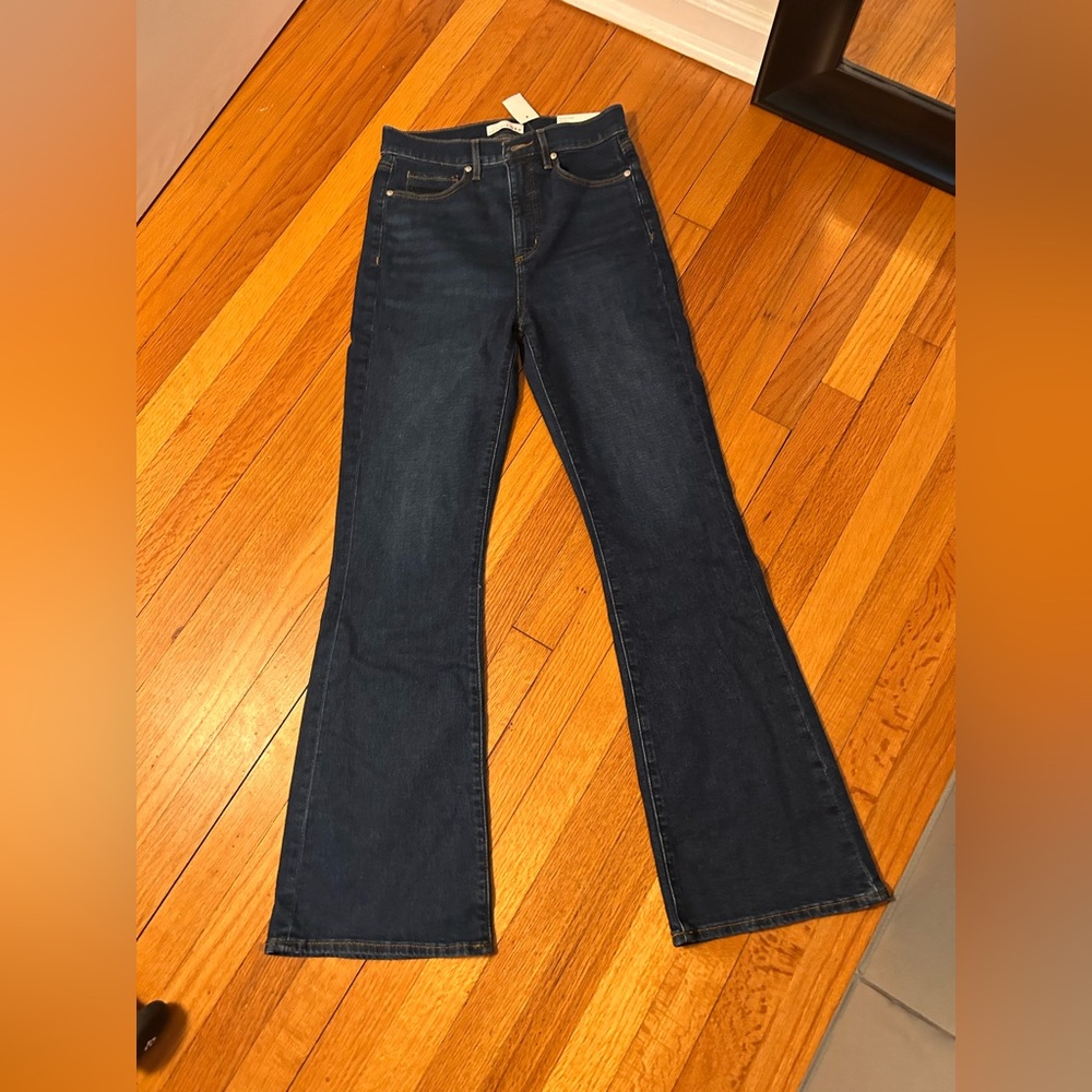 NEW skinny flare jeans! Size 4 (27)